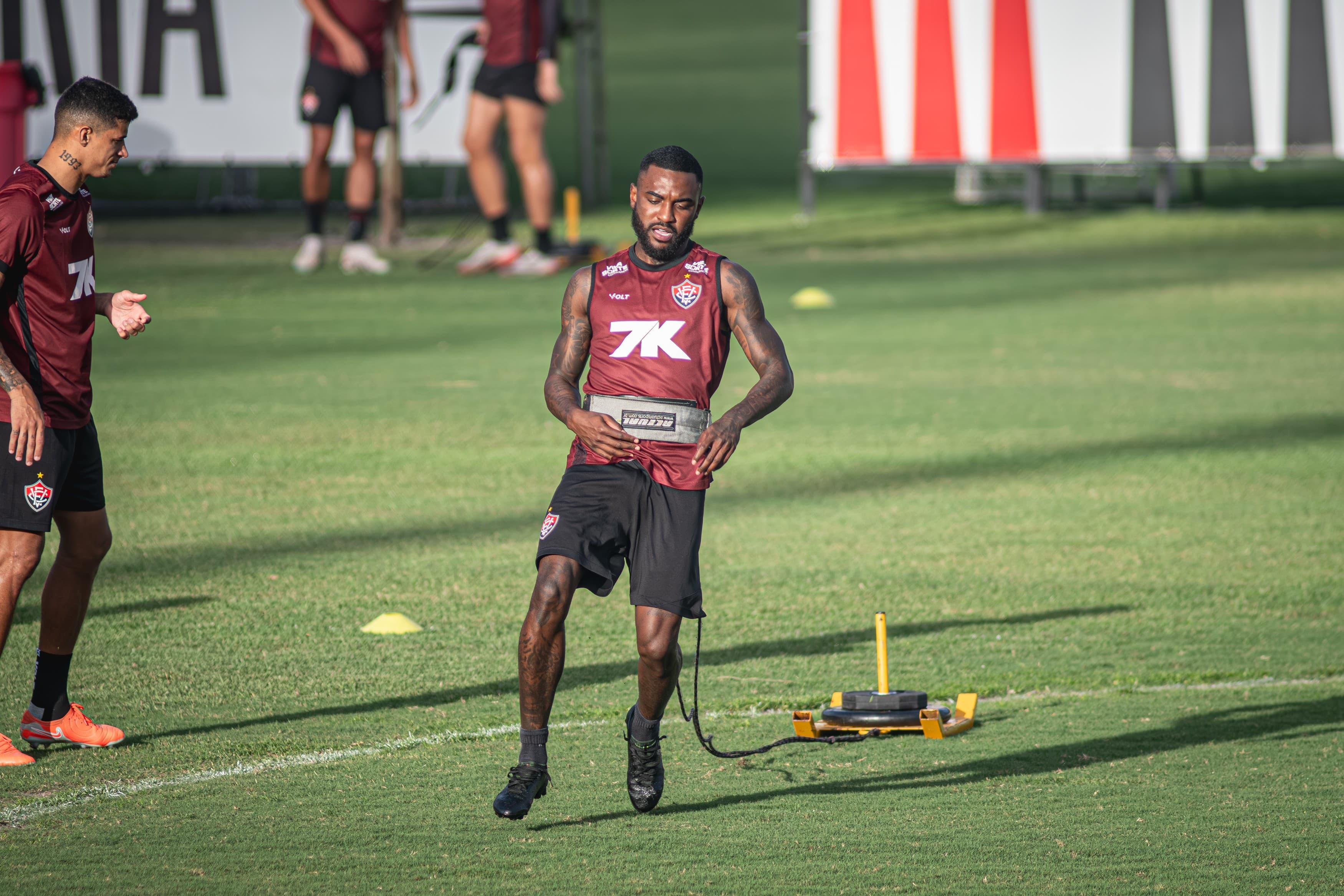 Lateral-esquerdo Ramon em treino do Esporte Clube Vitória