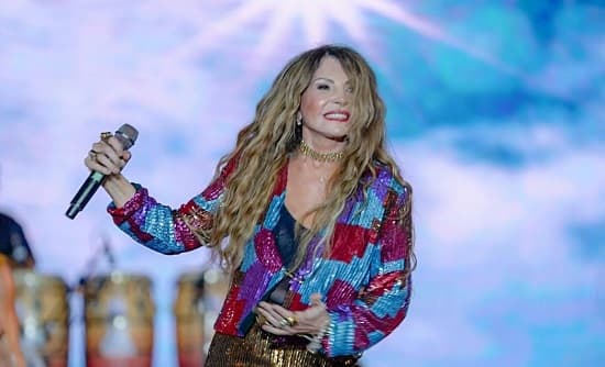 Palco do Forró Caju 2026 no Augusto Franco, em Aracaju, com público presente durante os shows juninos