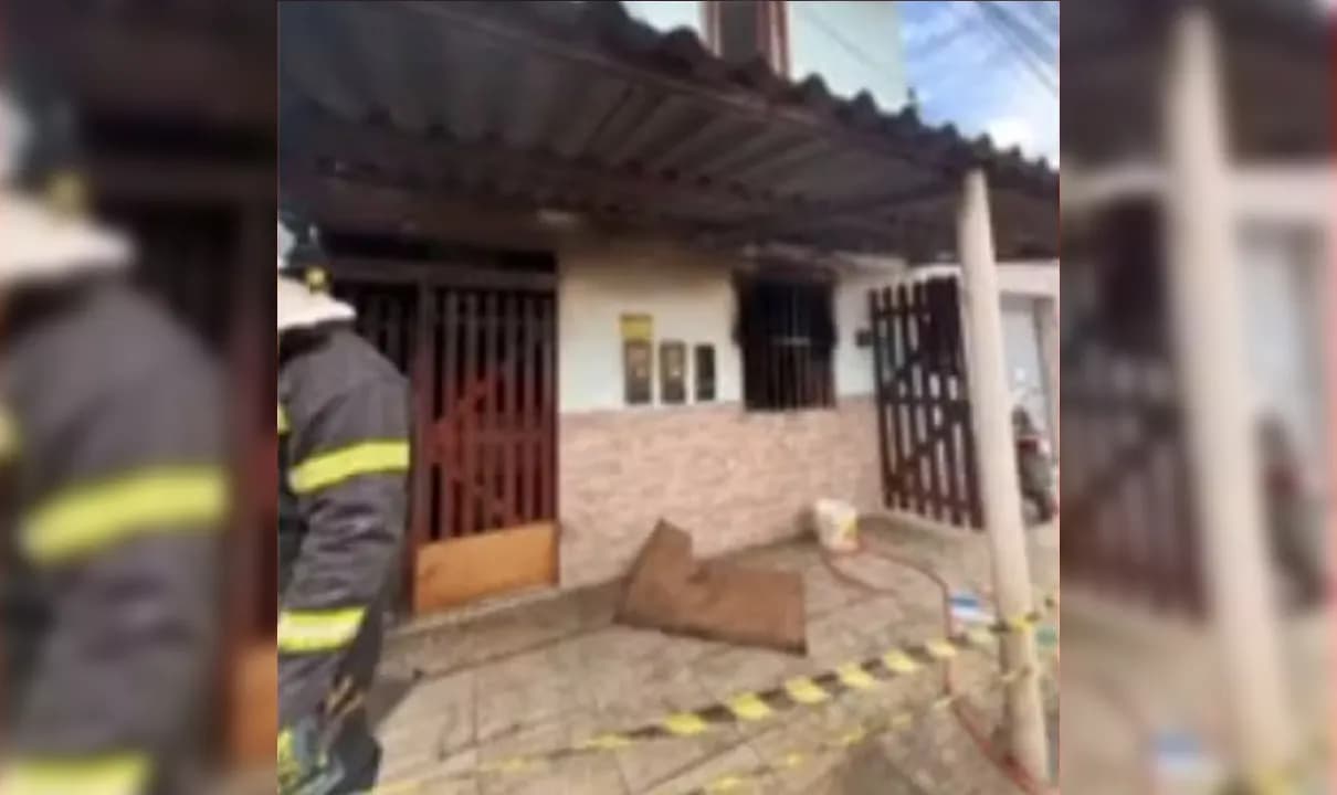 Crianças são internadas na UTI de hospital após inalarem fumaça durante em incêndio em casa no sudoeste da Bahia.