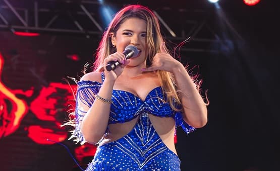 Yasmin Sensação se apresenta em pocket show gratuito no Shopping Jardins, em Aracaju