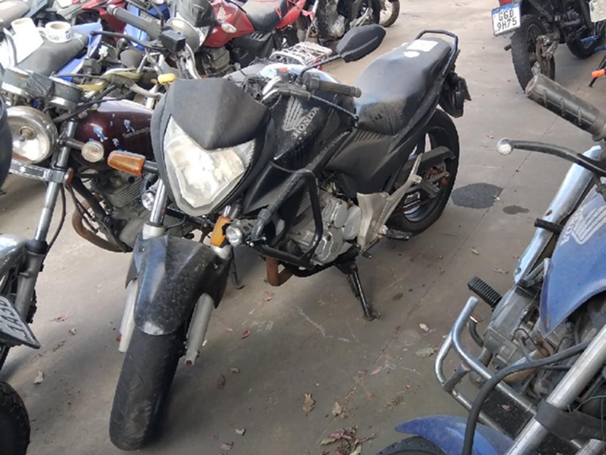 Honda CB 300R (Imagem: Fidalgo Leilões/Reprodução)
