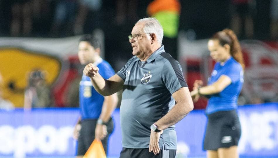 Técnico Waguinho Dias do ABC em entrevista coletiva após derrota para o Vitória pela Copa do Nordeste