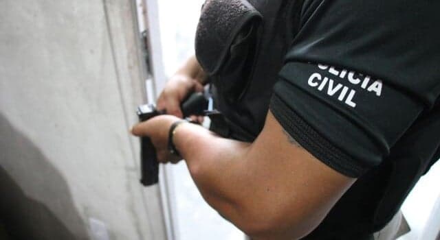 Viatura da Polícia Civil da Bahia durante operação em Serrinha