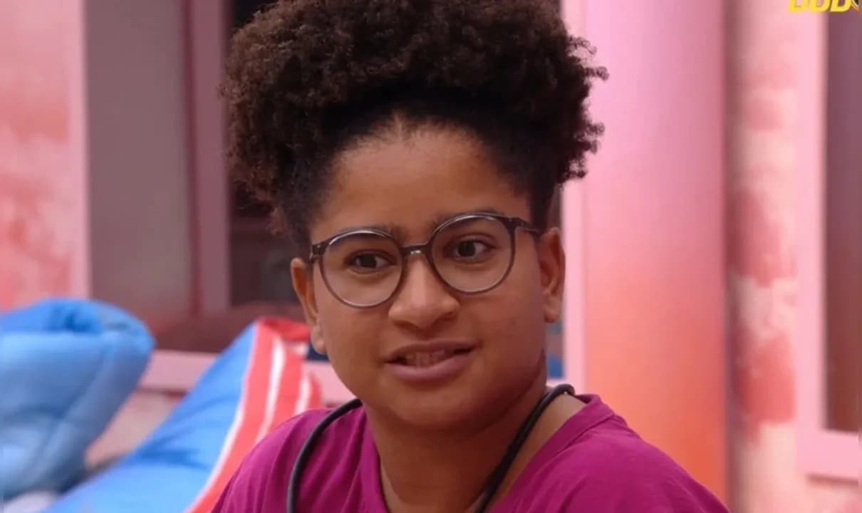 Episódio de racismo citado por Milena gera reação de ex-colega.