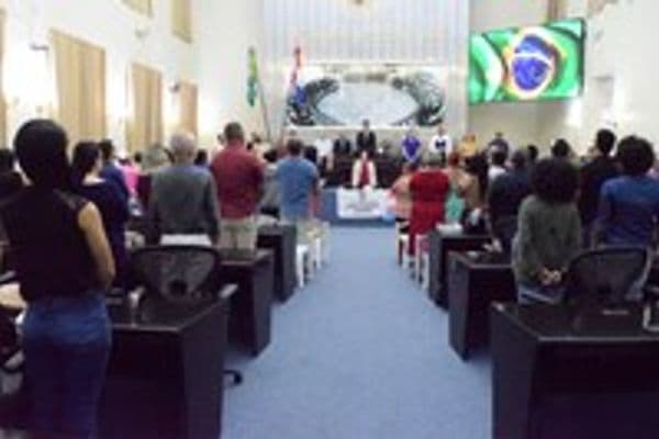 Plenário da Assembleia Legislativa de Alagoas durante sessão especial sobre a Lei Antimanicomial