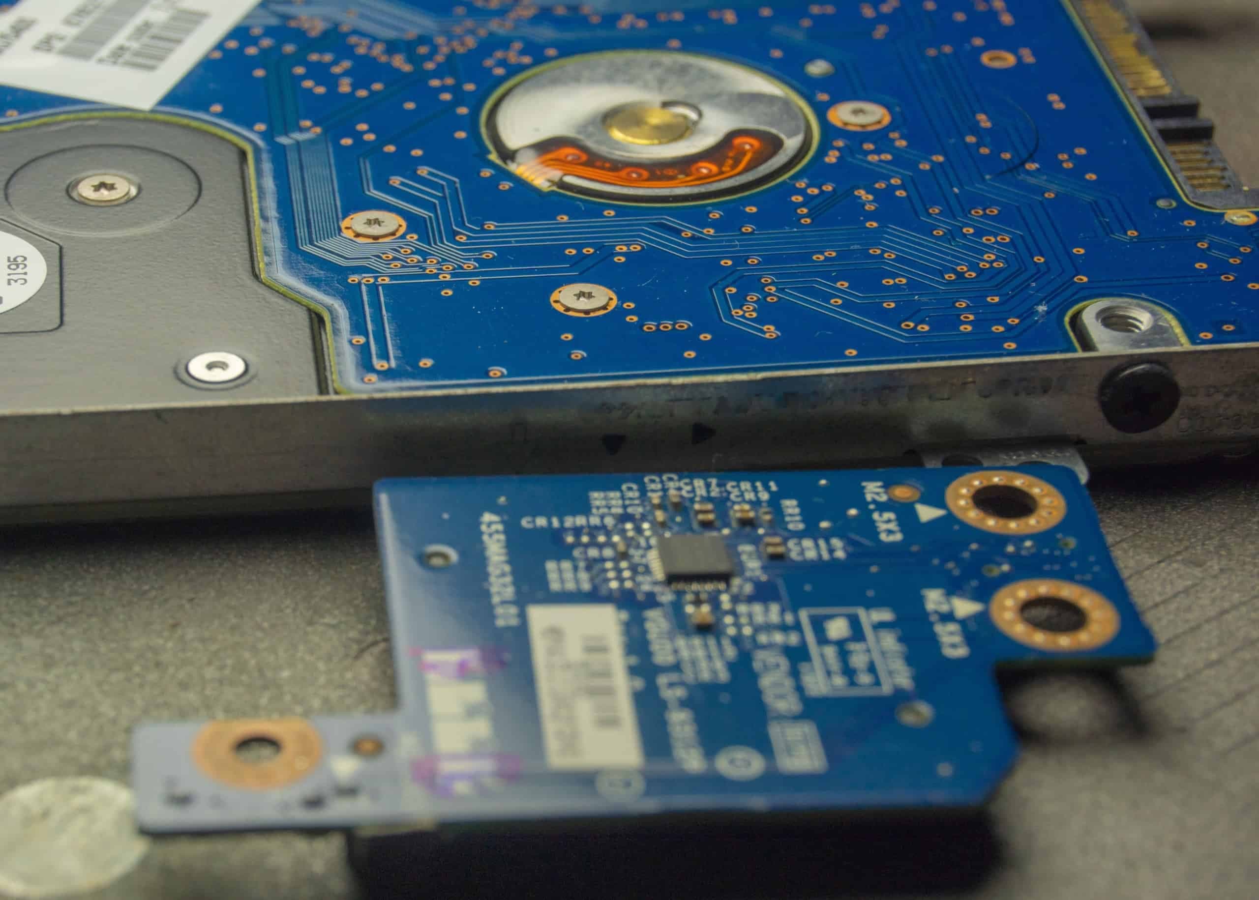Falta de RAM se agrava e pode elevar preços de gadgets até 2027 (Imagem: Manuel Edison Arevalo Roa / Shutterstock)