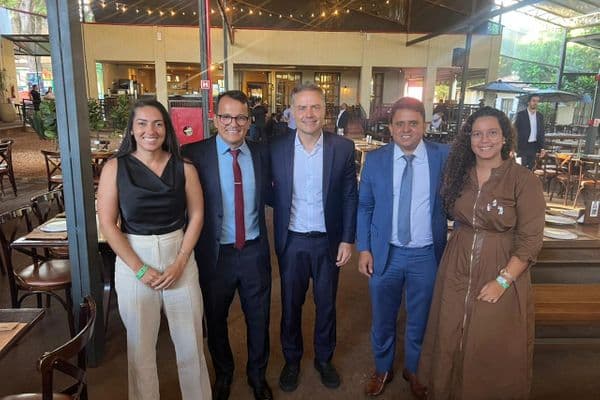 Representantes municipais na Marcha a Brasília em Defesa dos Municípios 2026