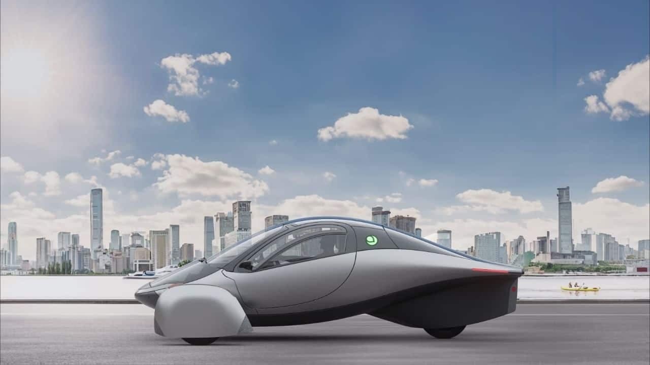 Carro solar Aptera atinge autonomia recorde sem depender de recarga externa - Créditos: Aptera / Divulgação