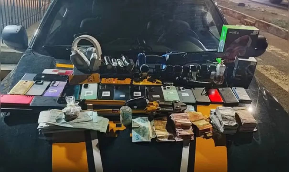PRF desarticula quadrilha de furtos em série e recupera eletrônicos e outros materiais.