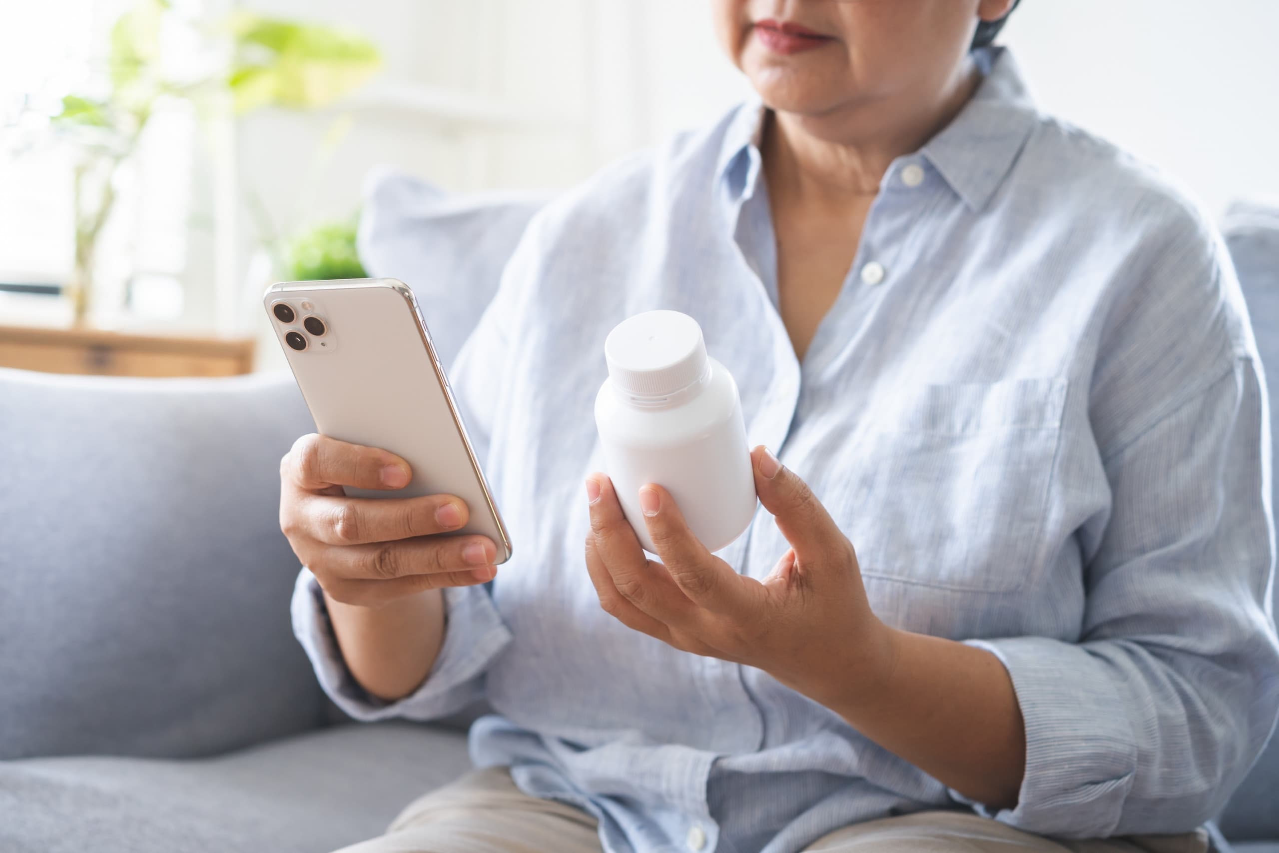 Anvisa aprova emissão eletrônica de receitas controladas e amplia segurança no país (Imagem: Kmpzzz / Shutterstock)