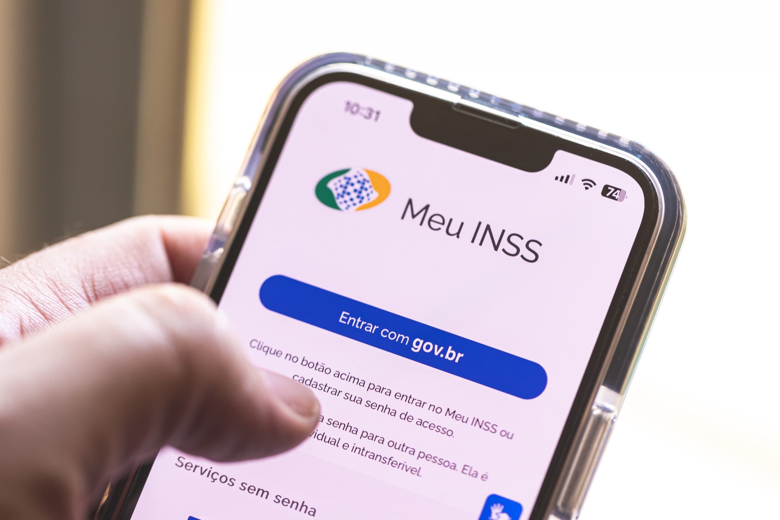 Força-Tarefa investiga fraude no INSS em operação realizada em AL e RJ (Imagem: rafastockbr / Shutterstock)