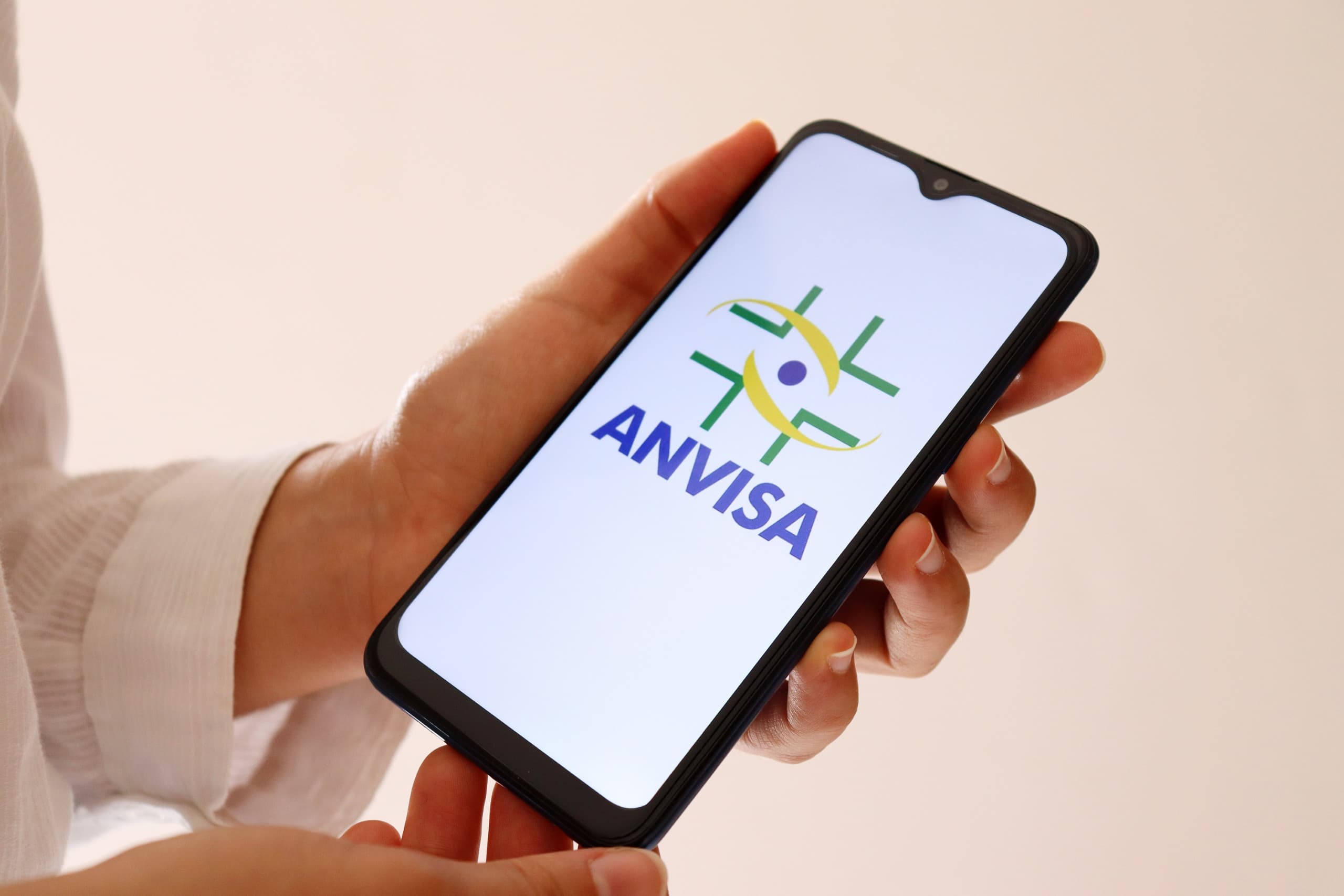 Anvisa determina recolhimento de creatina e suplementos após irregularidades (Imagem: Blossom Stock Studio / Shutterstock)