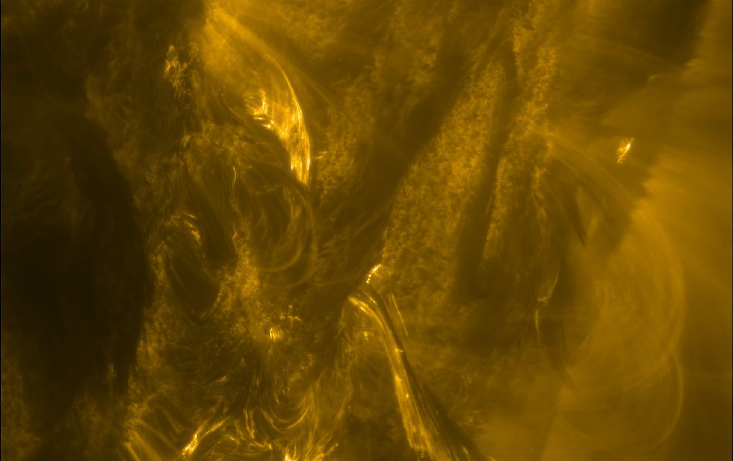 Uma imagem capturada um segundo antes de uma poderosa erupção solar ser liberada do Sol, vista com detalhes sem precedentes pela Solar Orbiter. Crédito: ESA e NASA/Solar Orbiter/Equipe EUI