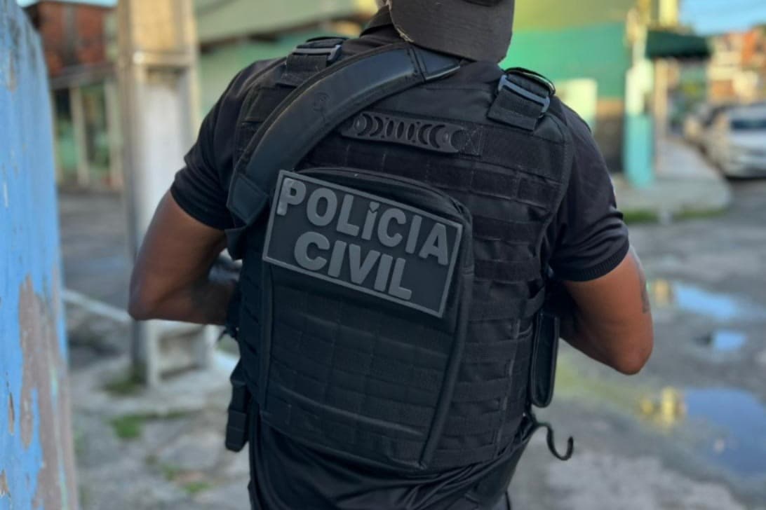 Viatura da Polícia Civil da Bahia em operação noturna em Guanambi