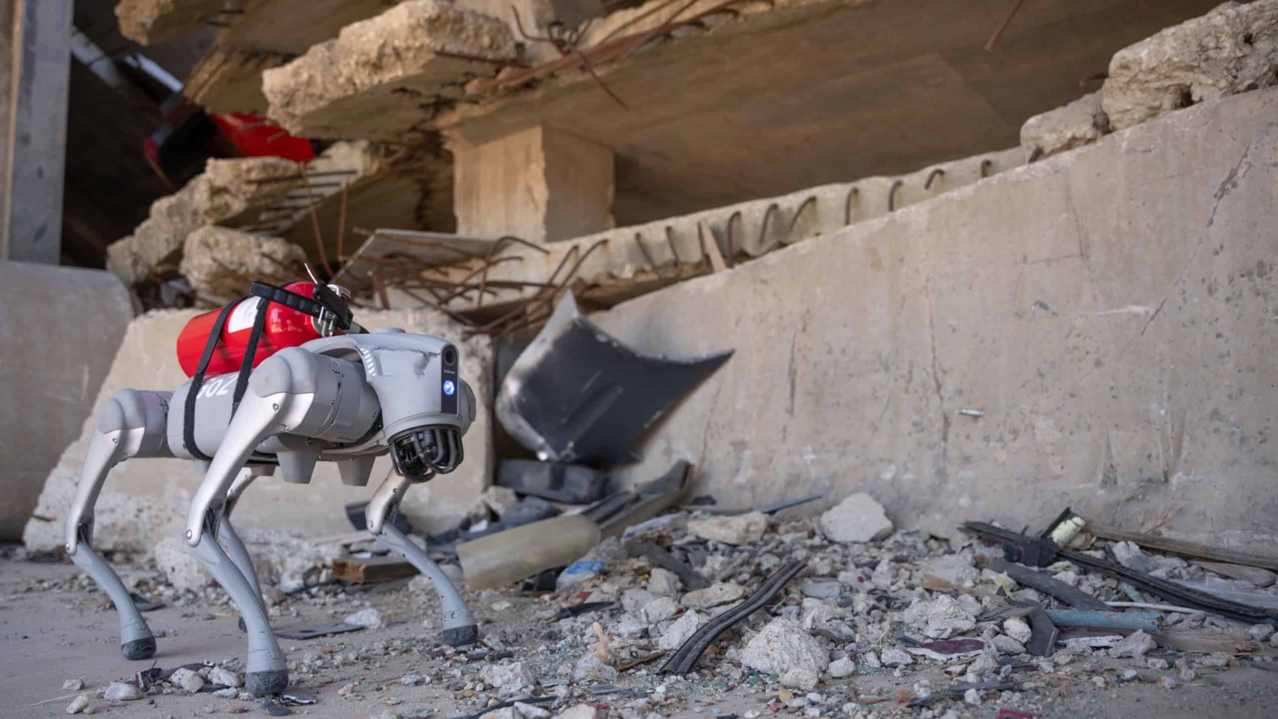 O robô conta com diversos comportamentos aprimorados e que se assemelham aos de humanos (Imagem: Logan Jinks/Texas A&M Engineering)
