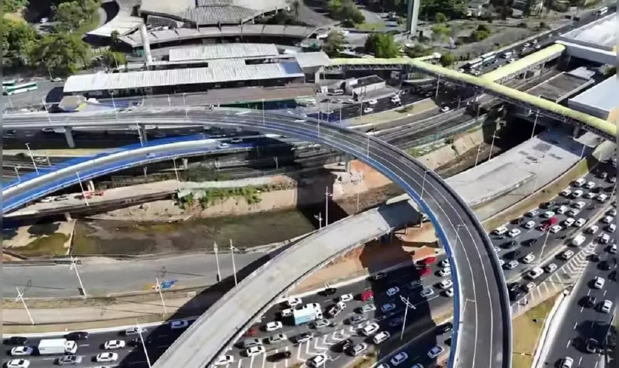 Viaduto José Linhares é inaugurado na região do Iguatemi, em Salvador.