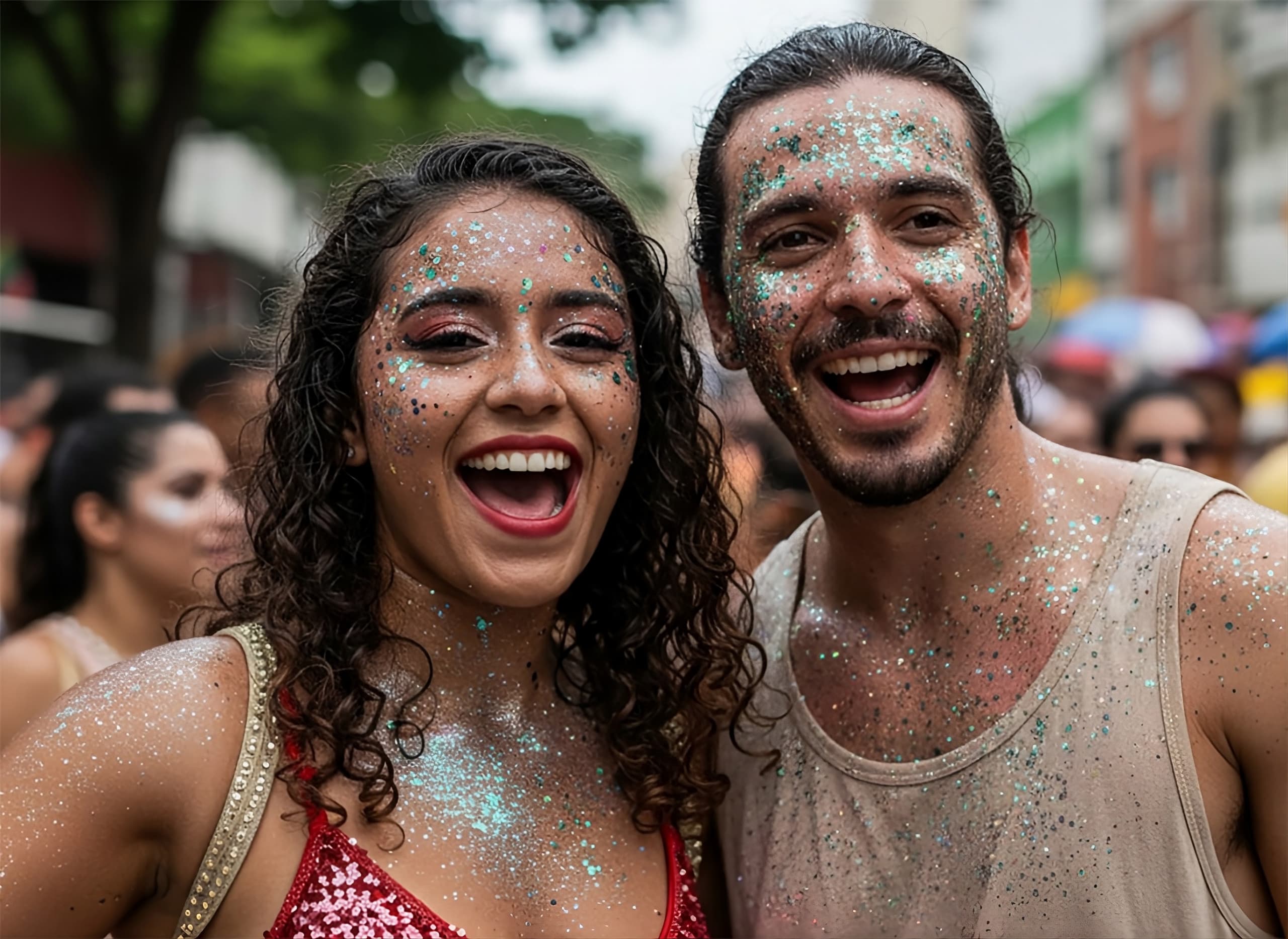 O glitter é um item praticamente obrigatório para curtir o Carnaval, na opinião de muitos foliões – mas pode ser uma arma perigosíssima contra o meio ambiente. Crédito: Imagem gerada por IA/Gemini