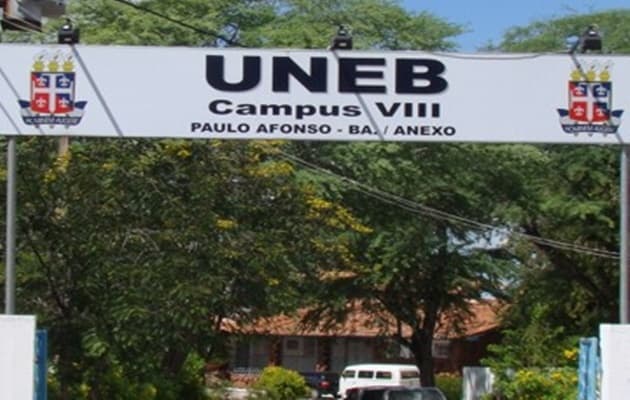 Biblioteca do Campus VIII da UNEB em Paulo Afonso, cenário do II Chá de Autores e Autoras