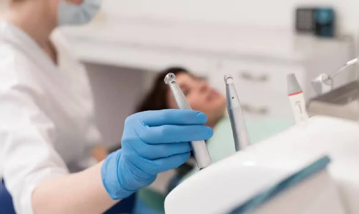 Universidade oferece atendimentos odontológicos gratuitos em Salvador.