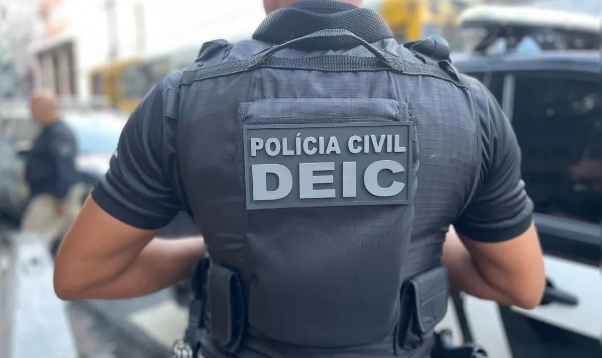 Vítima conseguiu fugir e acionar policiais após agressões.