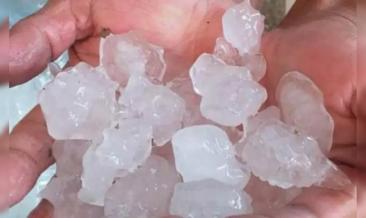 Inmet emite alerta de chuva de granizo e tempestade para cidades do interior da Bahia.