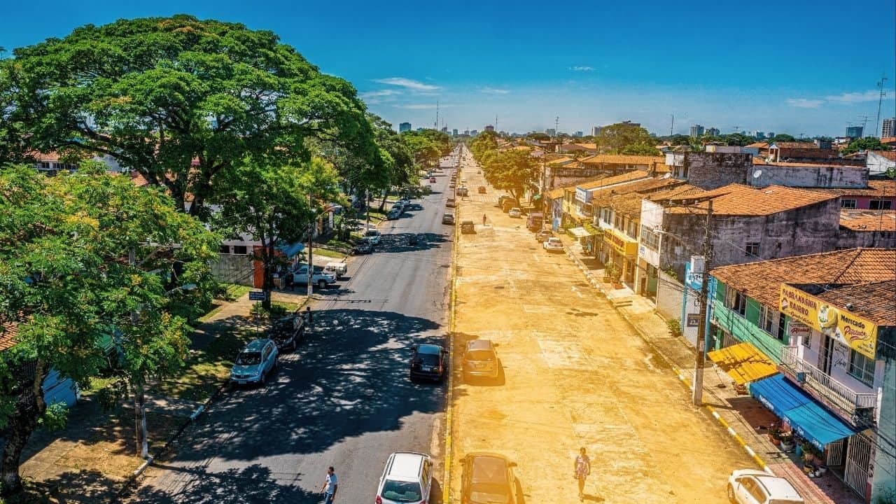 Arborização urbana estratégica reduz ilhas de calor e resfria superfícies de concreto - Imagem criada por inteligência artificial (ChatGPT / Olhar Digital)