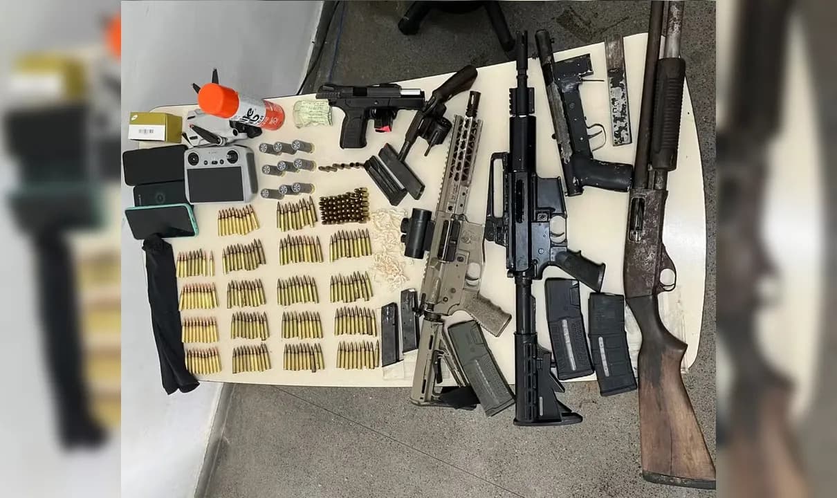 Suspeitos morrem após confronto com militares no sul da Bahia; fuzis e drogas foram apreendidos.