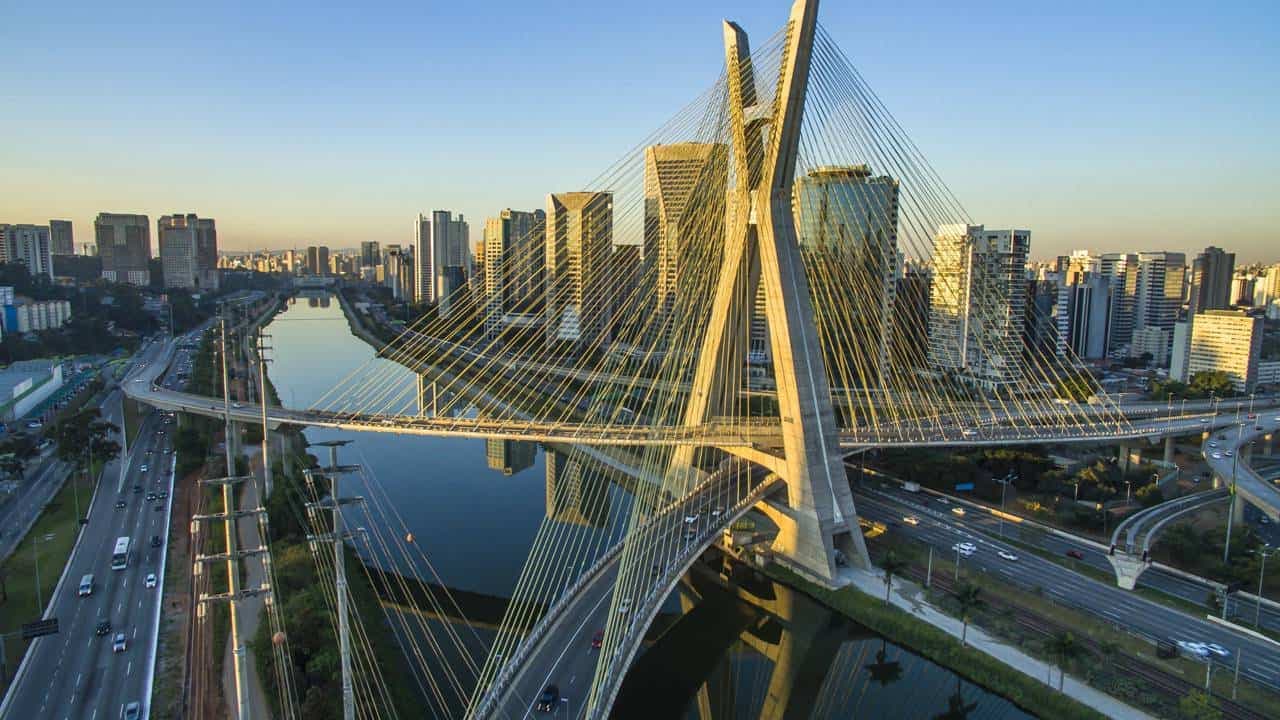 Rede de sensores transforma São Paulo em um laboratório urbano para prever enchentes e melhorar a mobilidade. – Créditos: depositphotos.com / Ranimiro