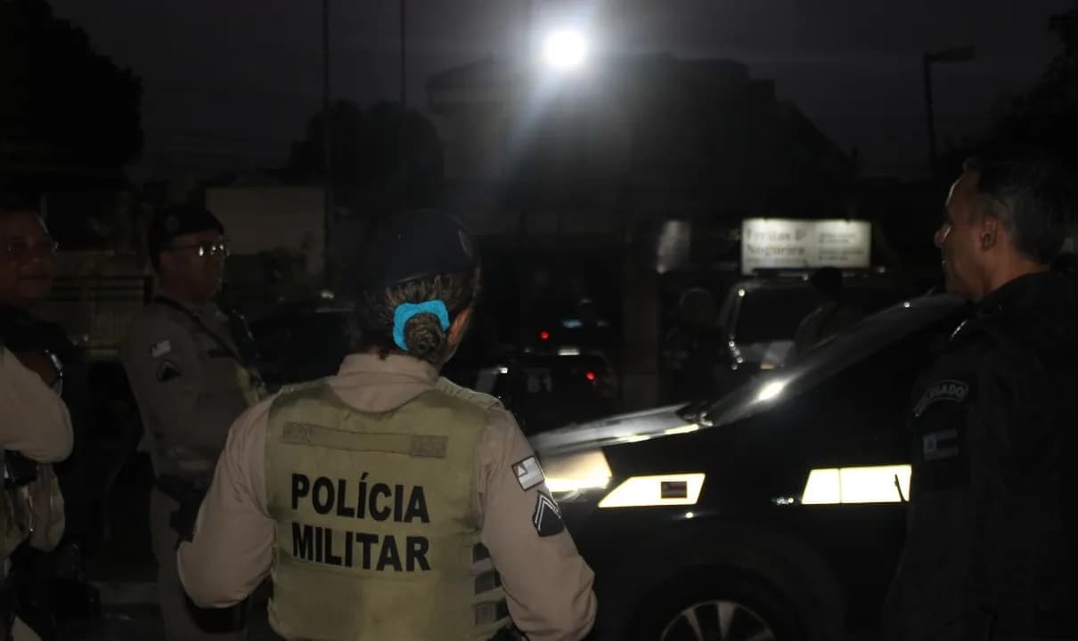 Casal de suspeitos foi preso durante Operação Domiduca em Feira de Santana nesta terça (30). 