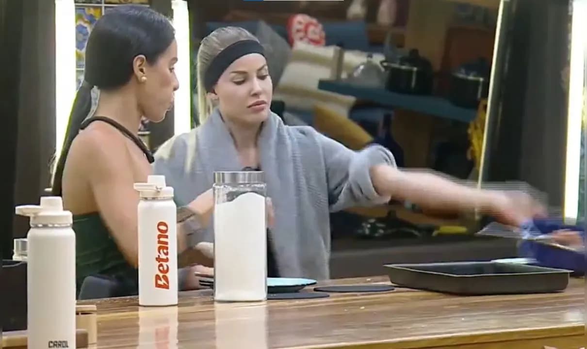 Nova treta entre Saory e Tamires tomou conta da sede de 'A Fazenda 17'.