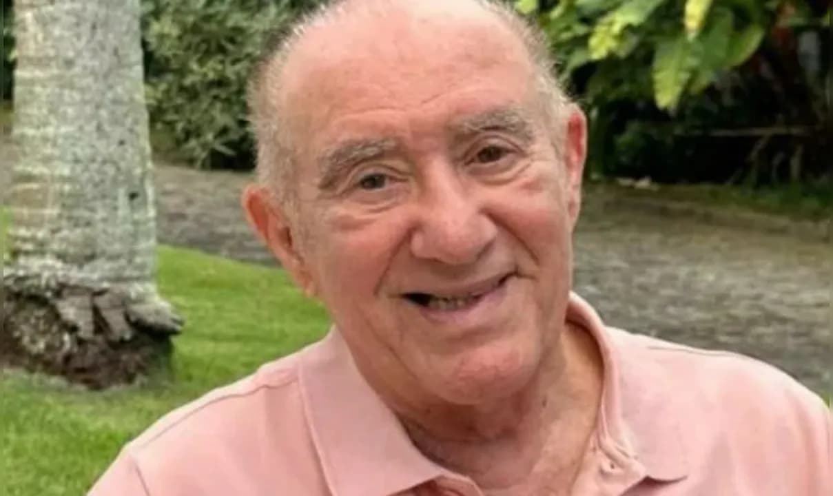 Herdeira de Renato Aragão alega que recebeu um 'calote' do pai.