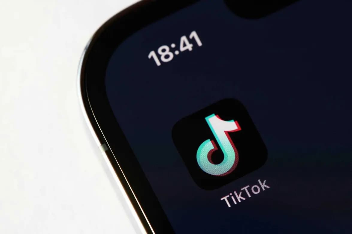 Rede social confirmou o que usuários documentam em outras plataformas (Imagem:Viktollio/Shutterstock)