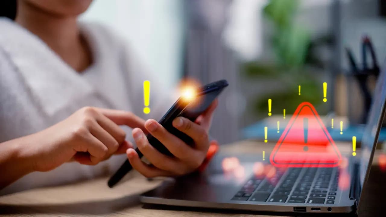 Apple notifica engenheiro alvo de spyware em iPhone (Imagem: FAMILY STOCK /Shutterstock)