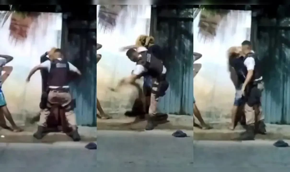 Moradores registraram agressão policial a jovem no subúrbio de Salvador.