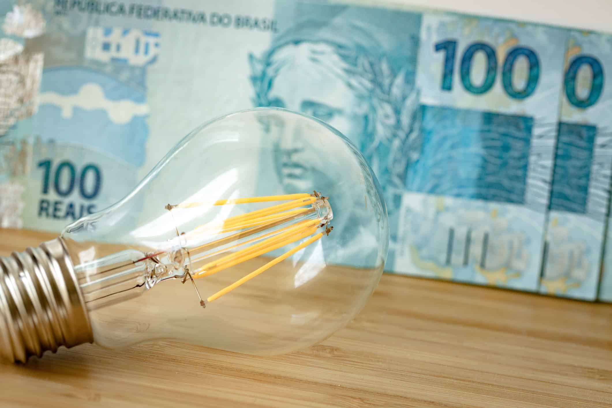 Com a nova lei, a CDE passa a ter limites para as despesas repassadas aos consumidores (Imagem: Andrzej Rostek/iStock)