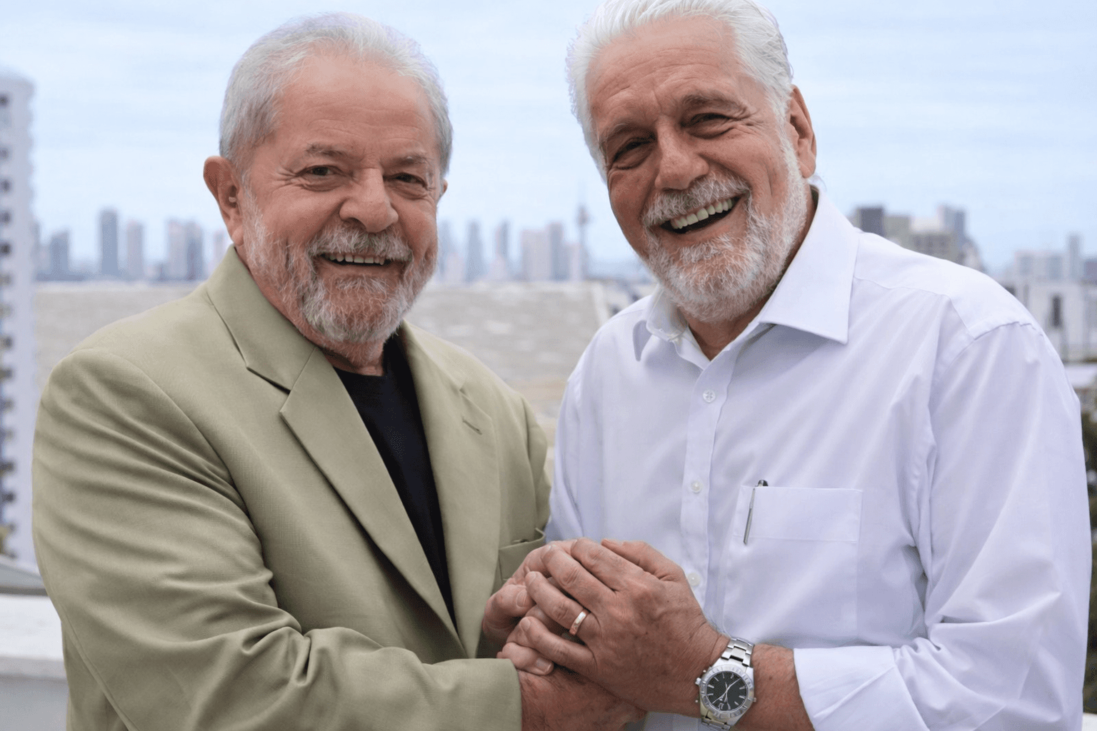 Lula é ovacionado no Carnaval de Salvador e Jaques Wagner vibra: “É a Bahia”