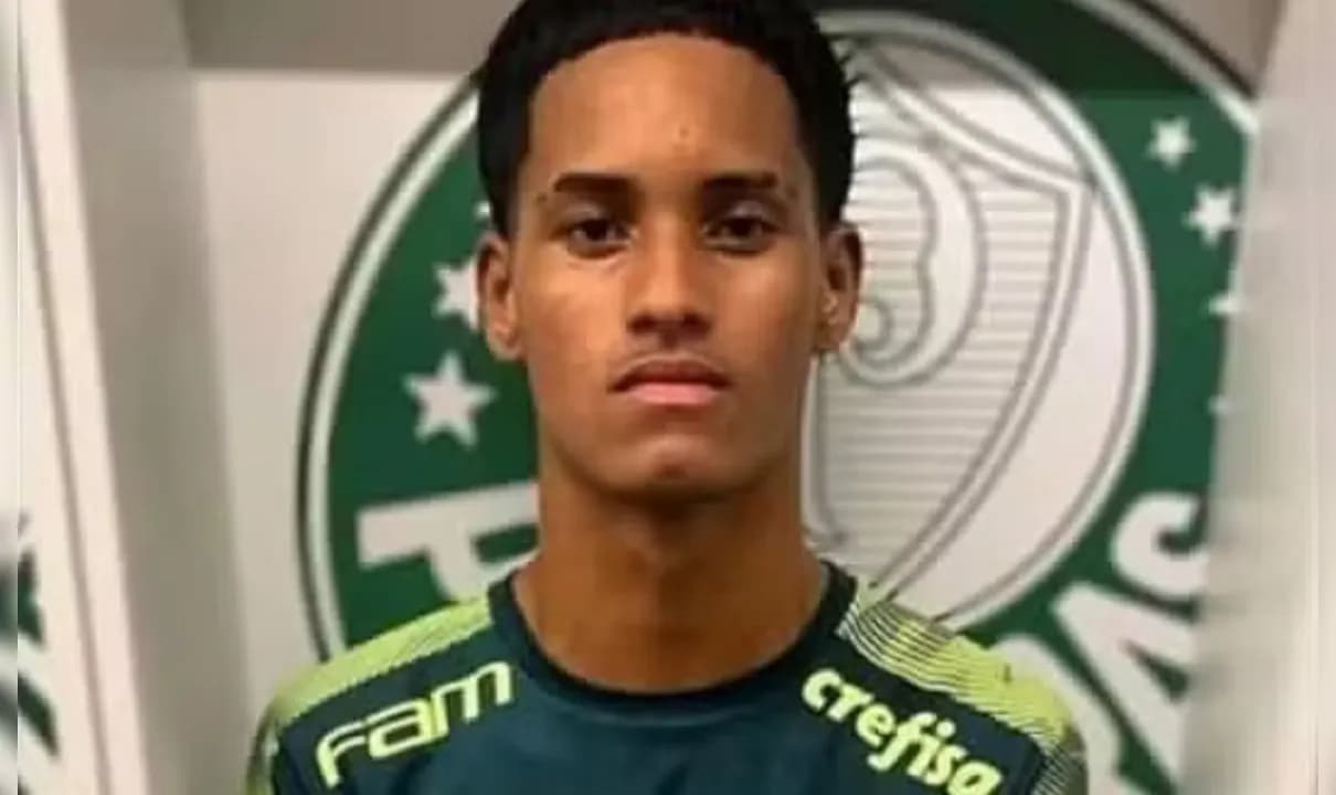Jogador de futebol é morto a tiros em Salvador.