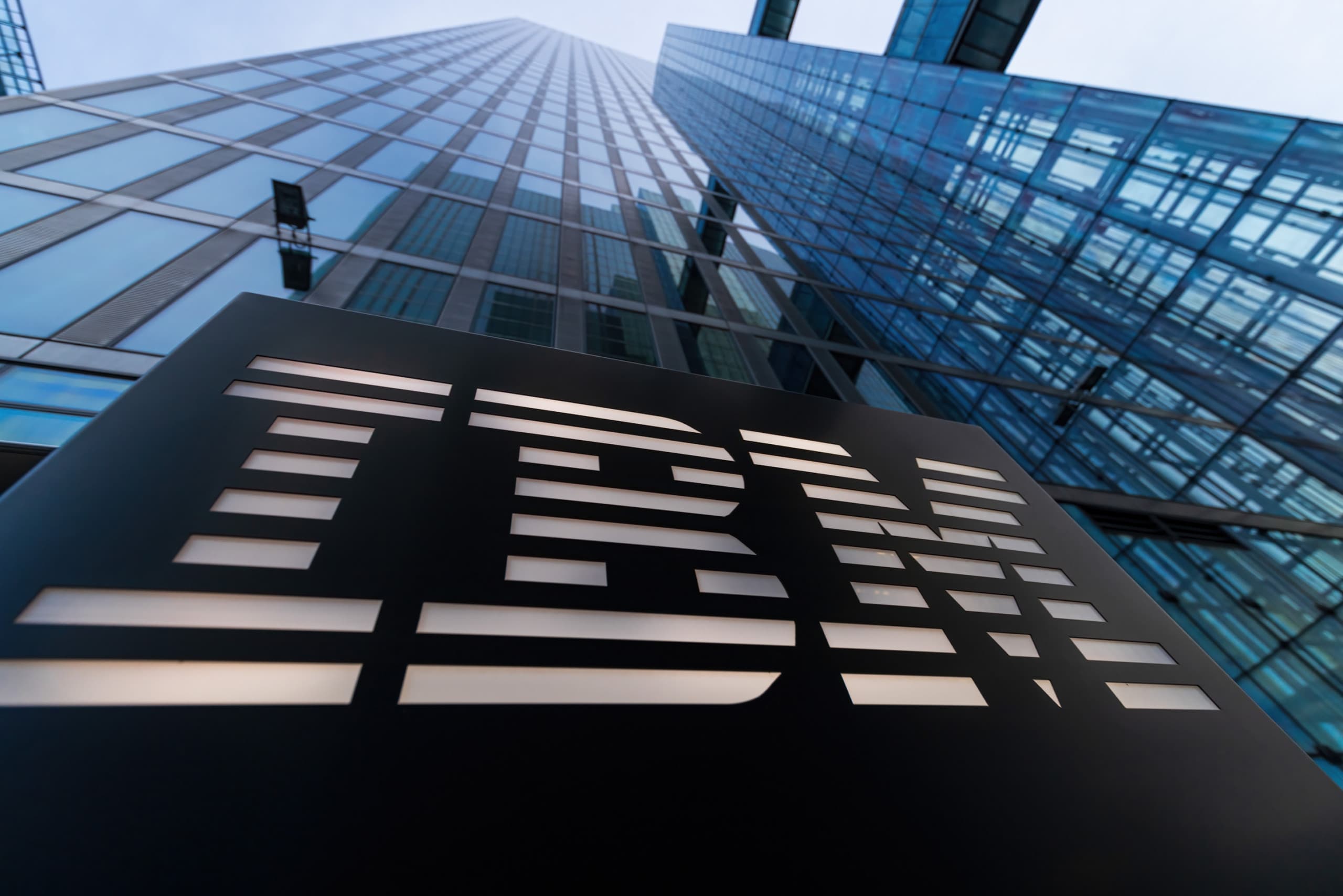 IBM fecha unidade brasileira de P&D e realoca projetos internacionais (Imagem: Framalicious / Shutterstock)