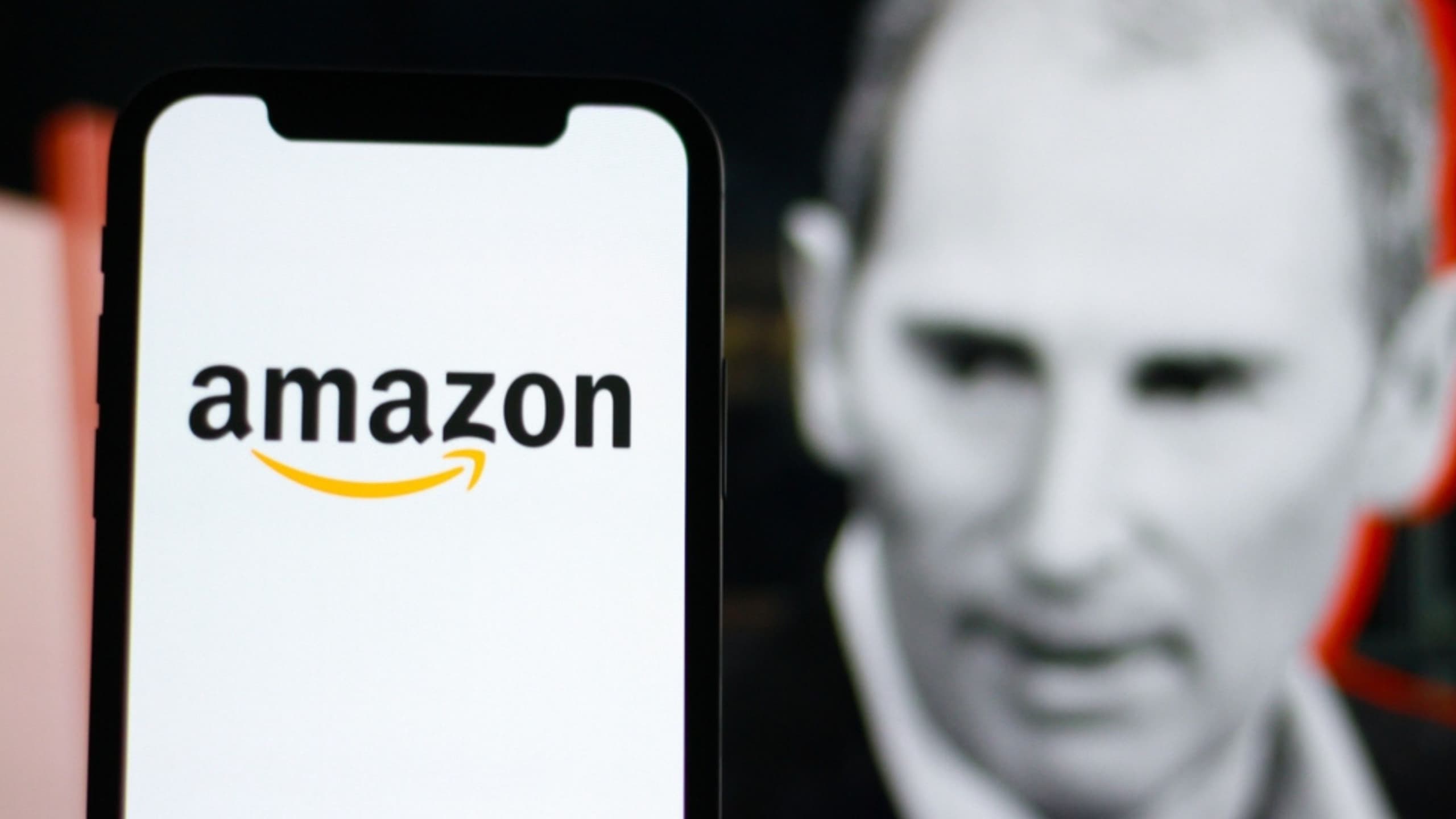 Executivo exaltou o lançamento de um novo produto da AWS (Imagem: El editorial/Shutterstock)