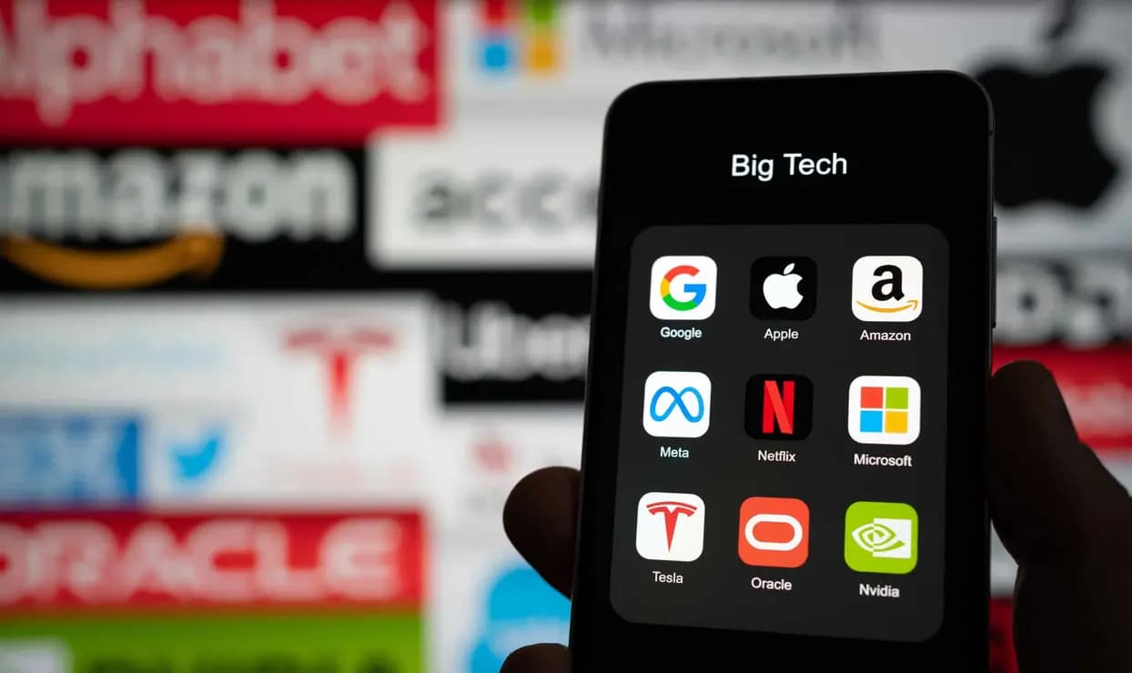 Executivo da Apple responsável por IA tipo ChatGPT deixa empresa rumo à Meta(Imagem: gguy / Shutterstock)