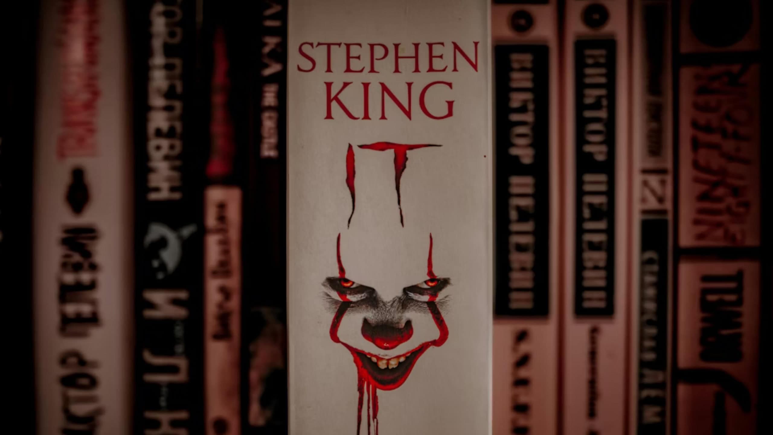 Livro "It" de Stephen King via Vitalii Onyshchuk/Unsplash