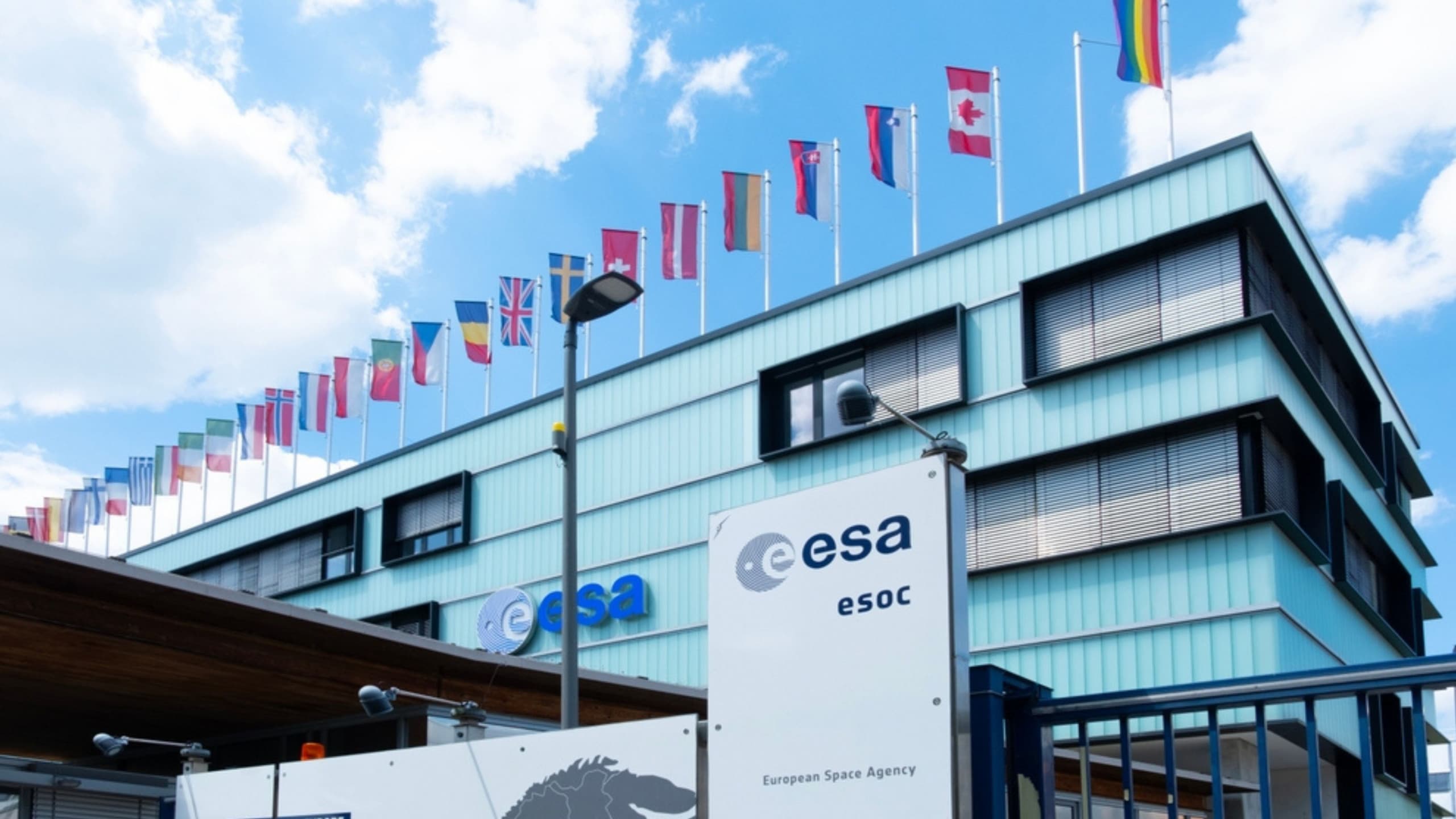 A Agência Espacial Europeia (ESA) é o órgão que irá utilizar os recursos, pois atua como um organismo intergovernamental nos quais os programas científicos obrigatórios são financiados por cada país de acordo com a dimensão da sua economia (Imagem: Kittyfly/Shutterstock)
