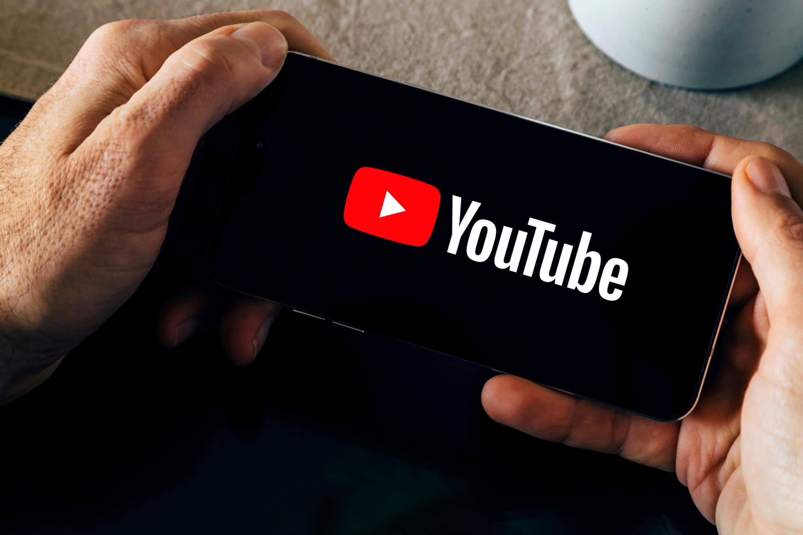 YouTube testa novo feed personalizado para corrigir recomendações “bagunçadas” (Imagem: Alex Photo Stock / Shutterstock)