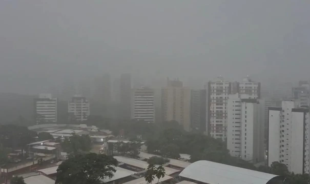 Inmet emite alerta de perigo potencial para chuvas intensas na Bahia.