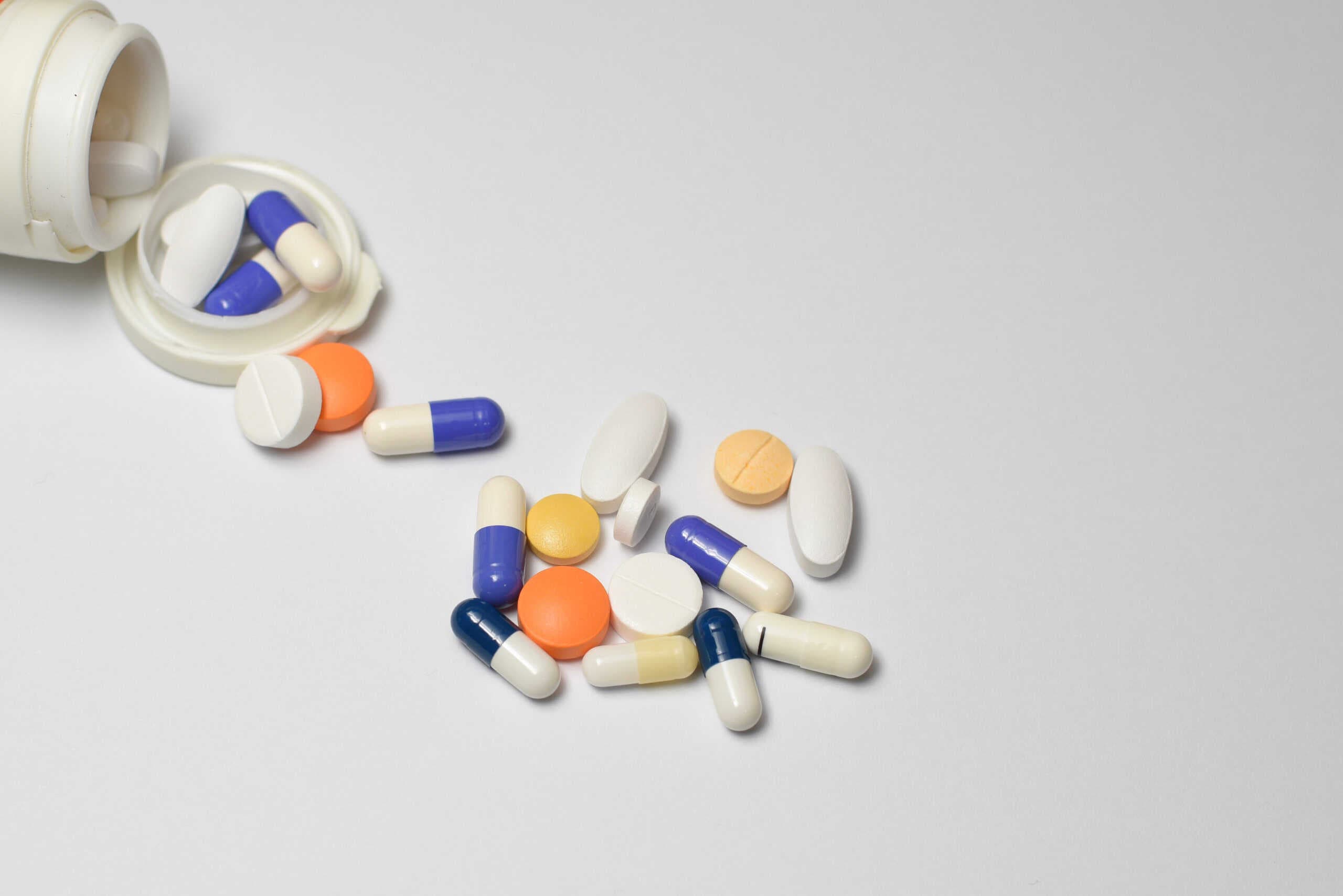 Projeto usa IA para criar novos antibióticos contra superbactérias (Imagem: Spino Kim / Shutterstock)