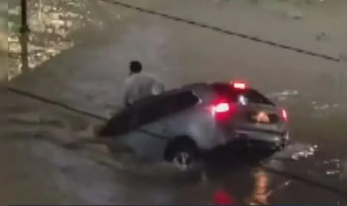 Motorista foi engolido pela água durante temporal em Vitória da Conquista.