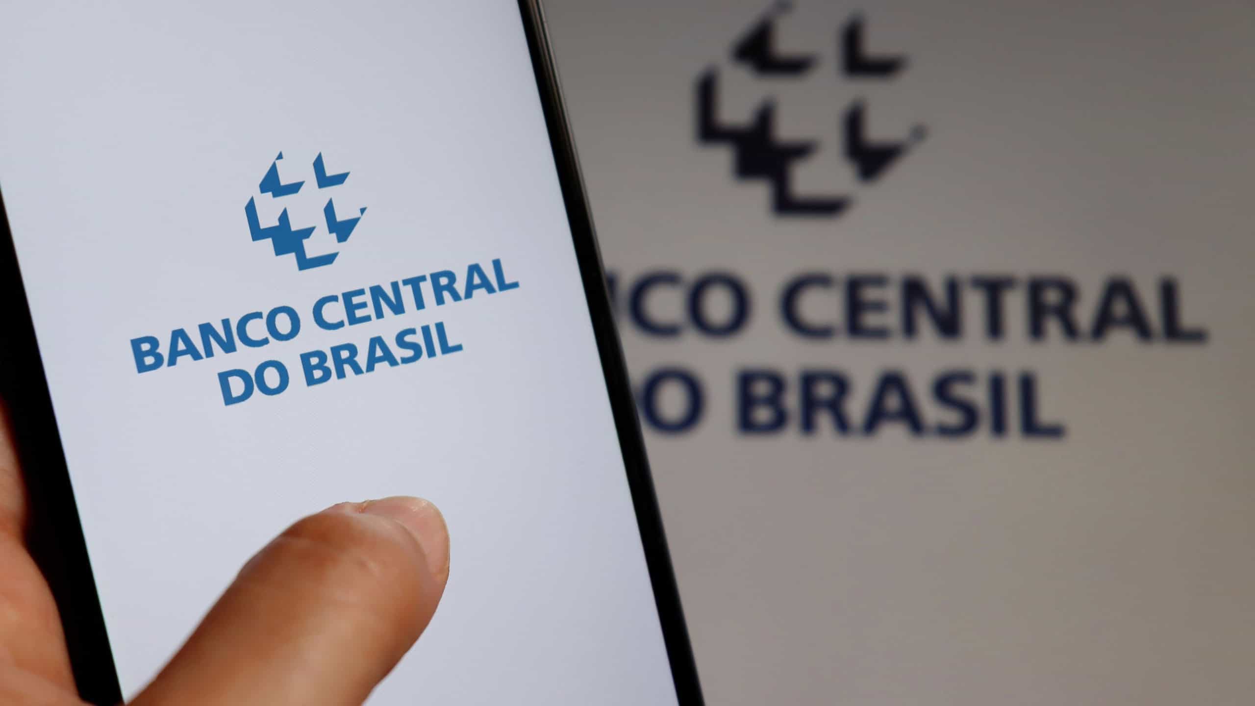 Banco Central alerta para golpes / Crédito: Blossom Stock Studio (shutterstock/reprodução)