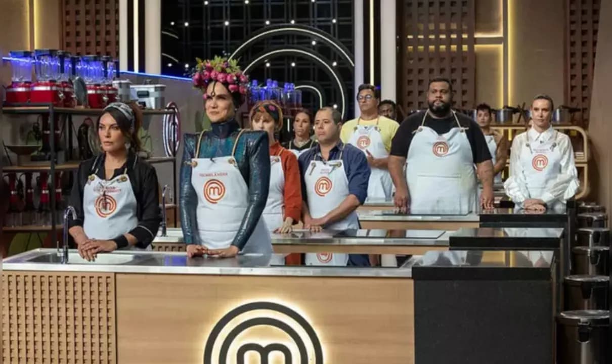 Estão na competição: Márcia Goldschmidt, Rachel Sheherazade Dodô, Gilmelândia, Valesca Popozuda, Julianne Trevisol, Leonardo Miggiorin, Luciano Szafir, Hugo Alves e Tiago Piquilo, Maurren Maggi e John Drops..