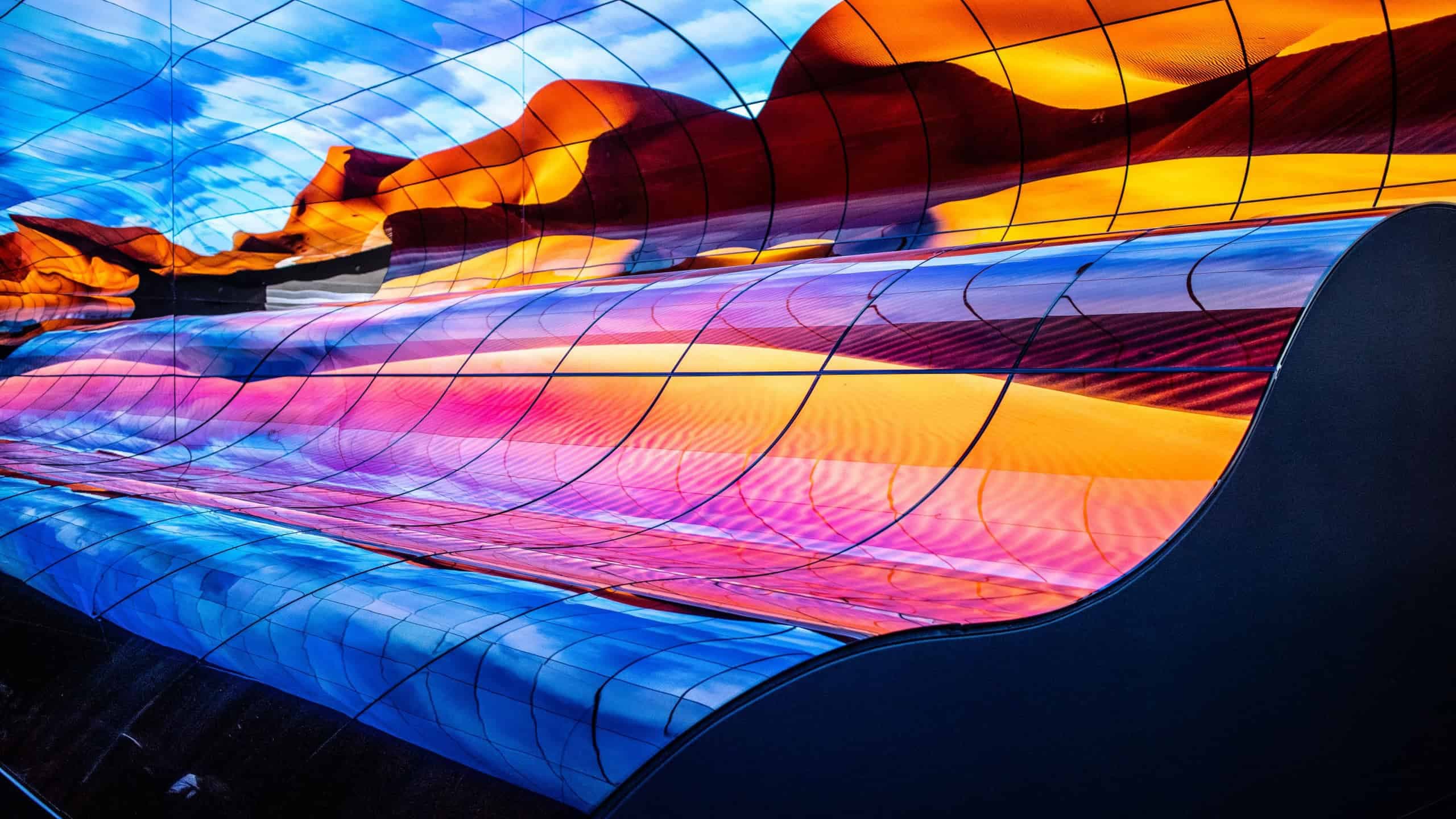 A tecnologia OLED é incomparável em termos de qualidade e durabilidade, oferecendo contraste e cores excepcionais (Imagem: Grzegorz Czapski / Shutterstock.com)