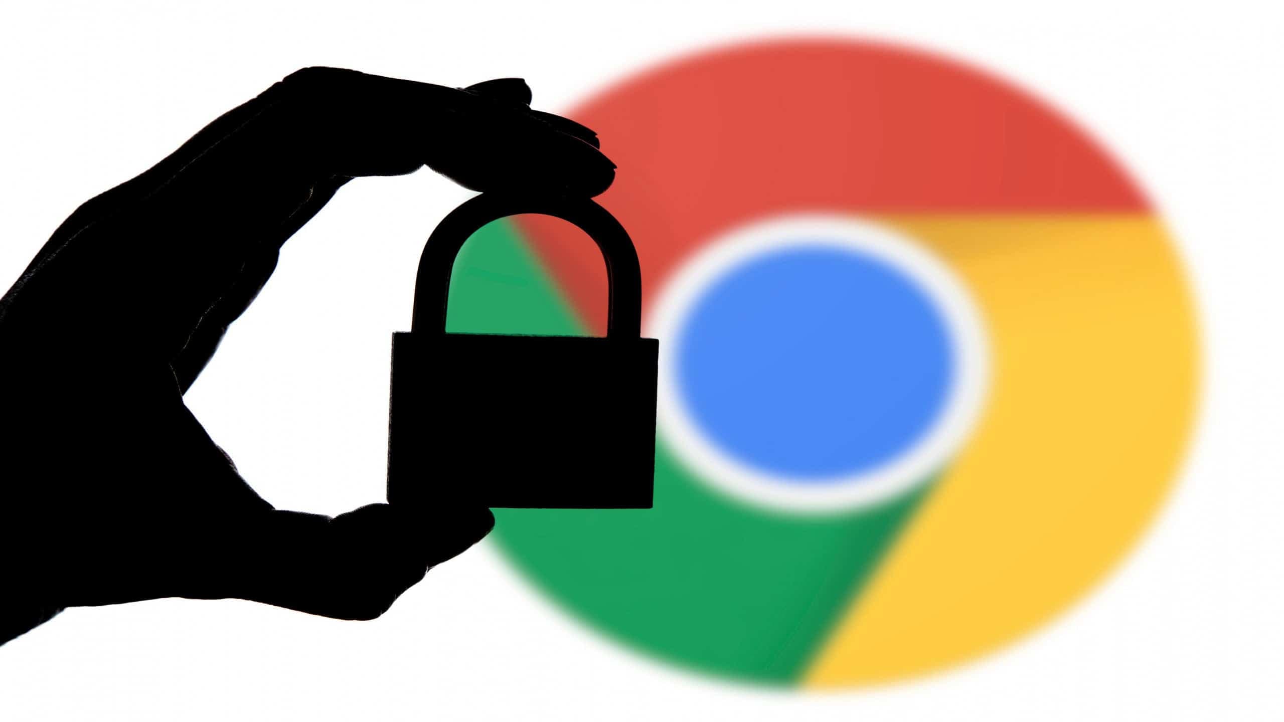 A proteção do navegador Chrome pode estar ameaçada por extensões maliciosas que comprometem dados de milhões de usuários ao solicitar permissões excessivas e interceptar informações sensíveis durante a navegação (Imagem: Ink Drop / Shutterstock.com)
